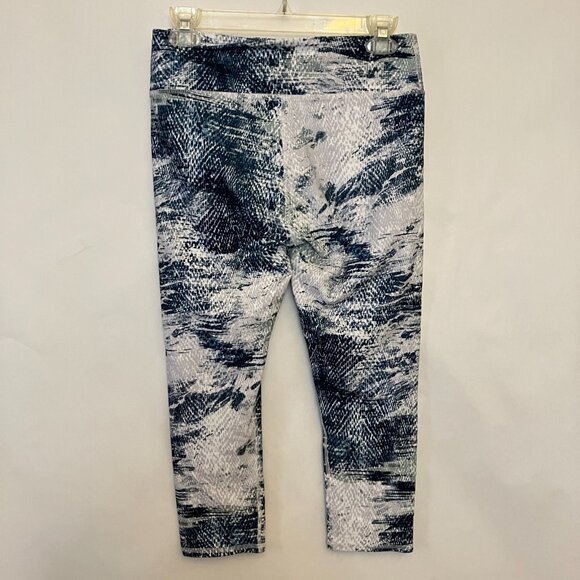 Fabletics Define PowerHold Mid-Rise Capri Leggings Fossil Print Small Athletic - Picture 5 of 8